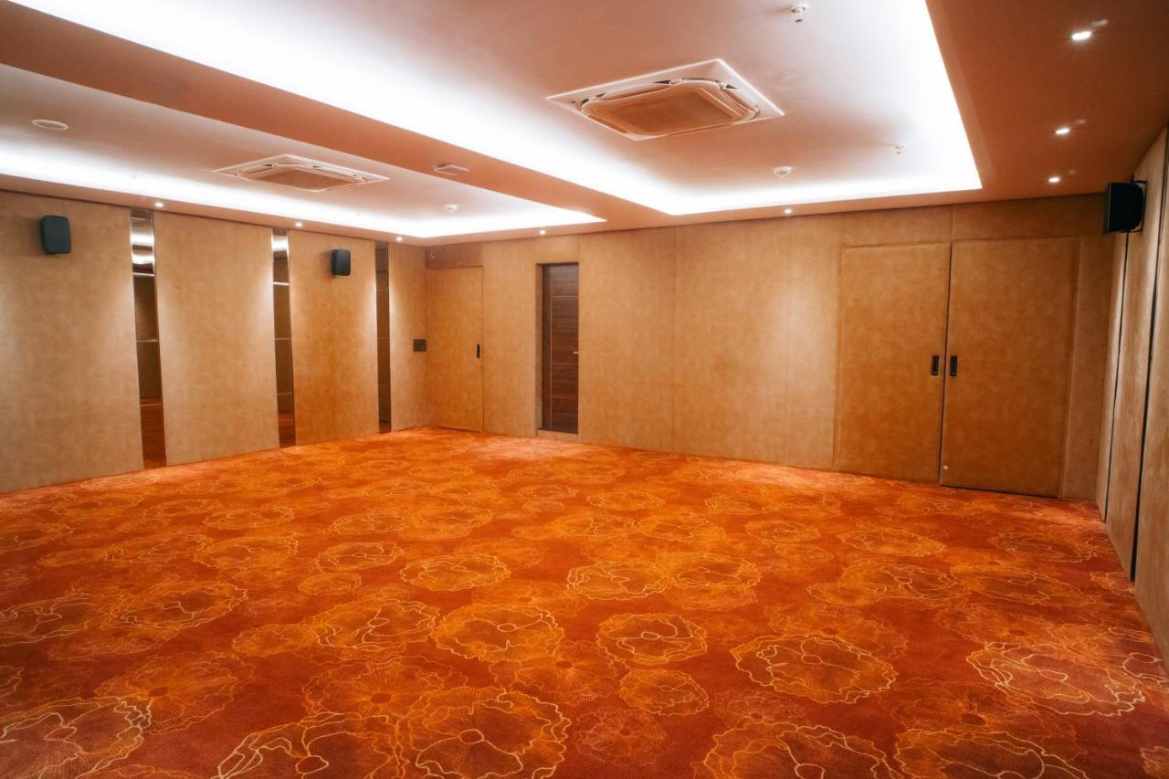 Playotel Premier Vijay Nagar Ιντόρ Εξωτερικό φωτογραφία