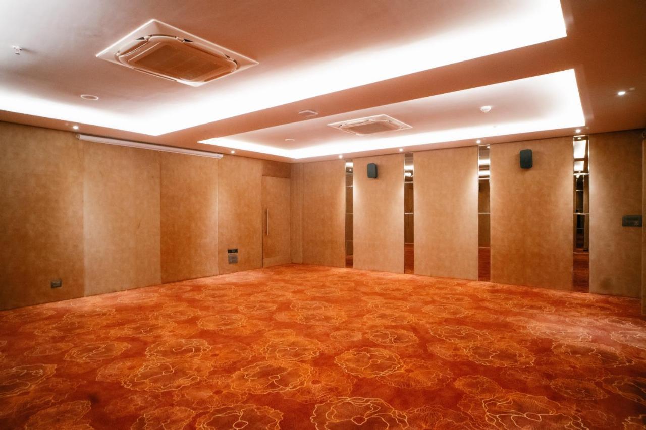 Playotel Premier Vijay Nagar Ιντόρ Εξωτερικό φωτογραφία